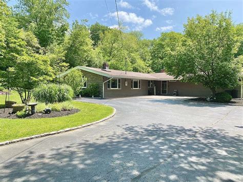 The -- sqft single family home is a 5 beds, 3 baths property. . Zillow smithtown ny
